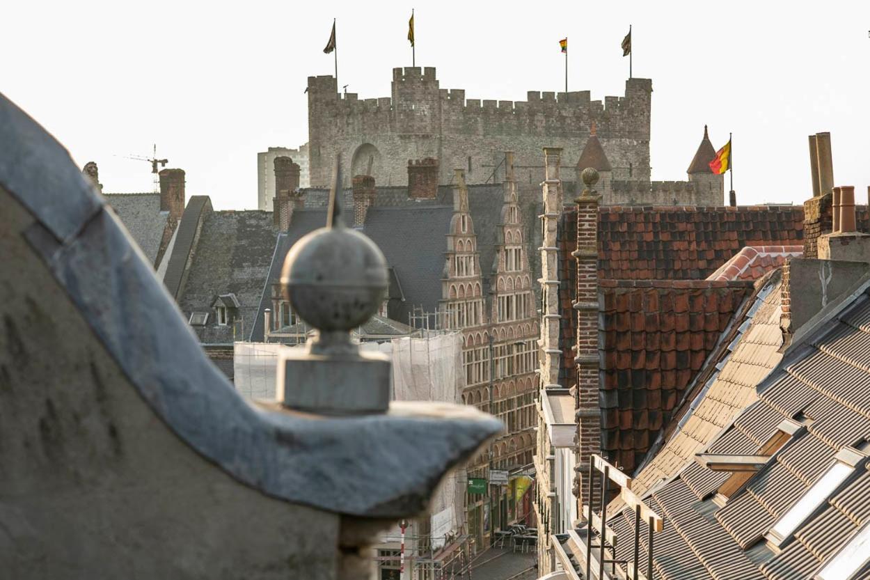 Beautiful Center In Near Medieval Castle Gand