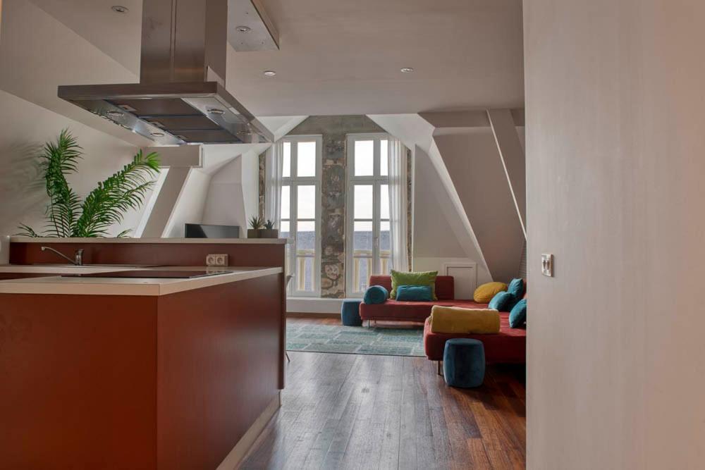Beautiful Center In Near Medieval Castle * Gand