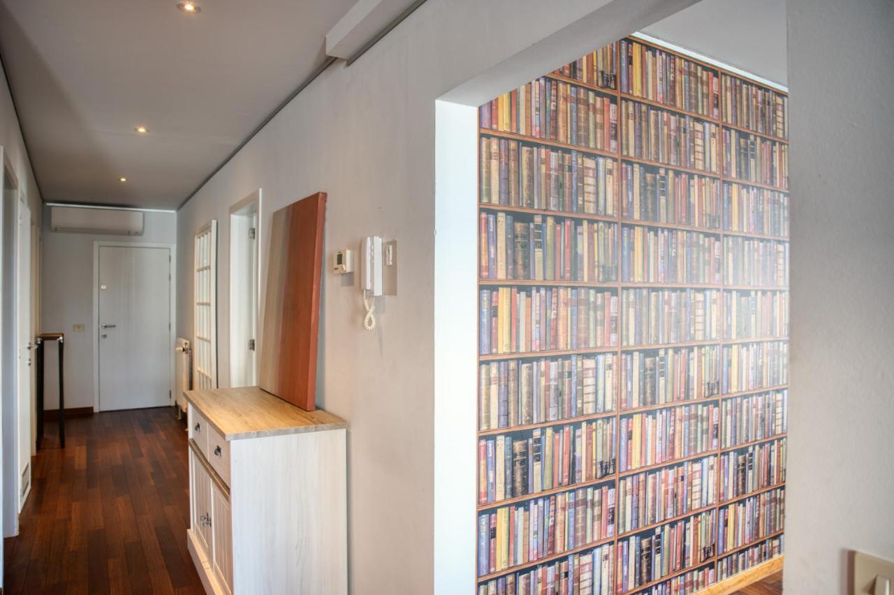 Beautiful Center In Near Medieval Castle Gand